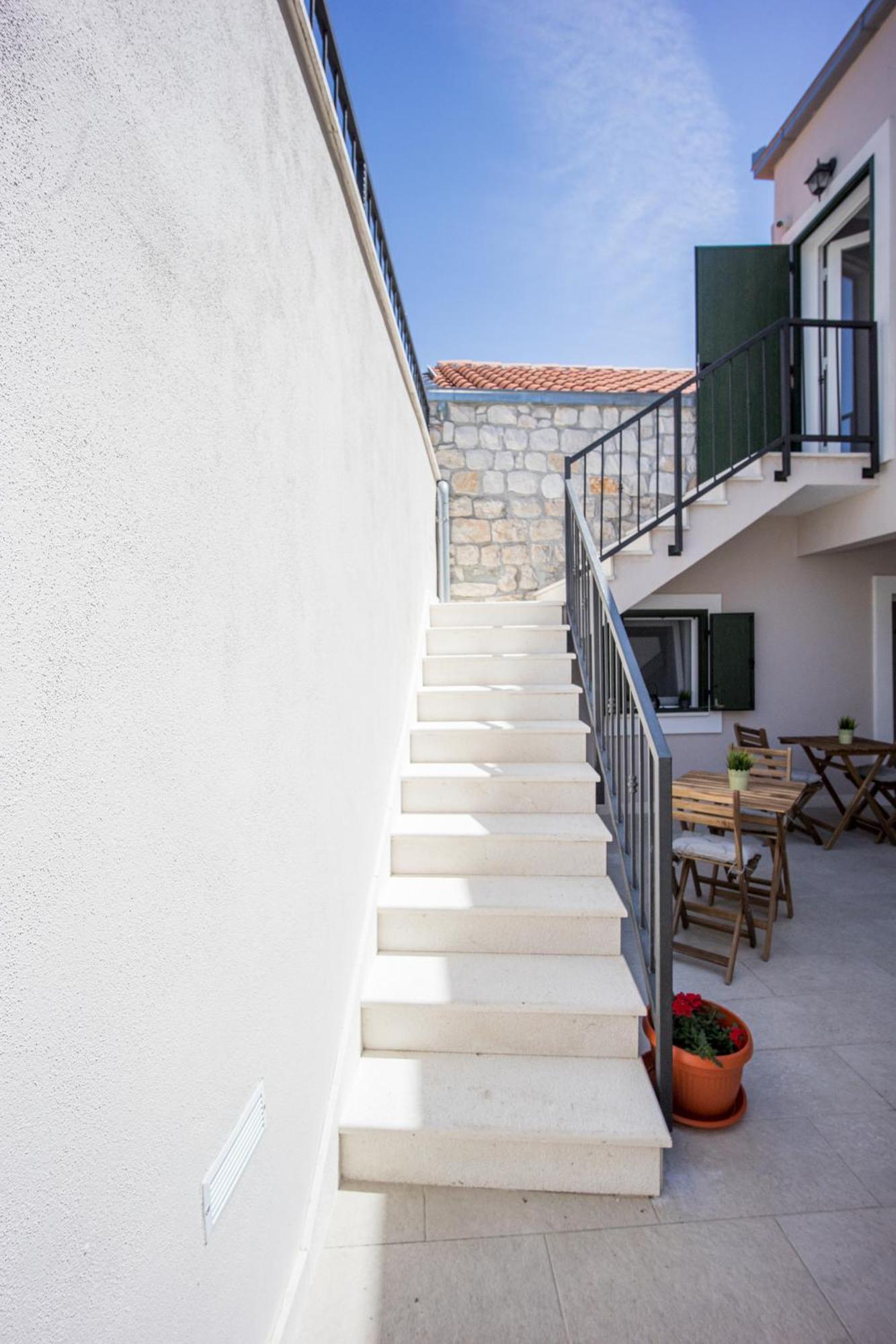 Zlatin Dvor - Apartments For 3, Terrace, Trogir Center, Beach At 5-Min, Bike Friendly 客房 照片